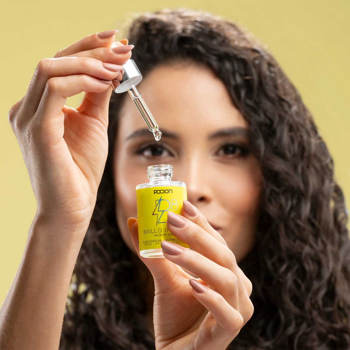 B8 Brillo Infinito La Pocion Óleo Capilar Multifuncional Nutre e ilumina- Hair Oil Nourishes and Brightens